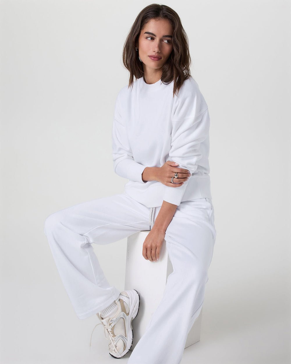 Sedona Weekender Crew Women's White Pullover | Vuori sale
