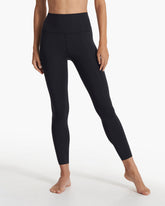 Evolve Legging Smooth Black 7/8 Leggings | Vuori for sale
