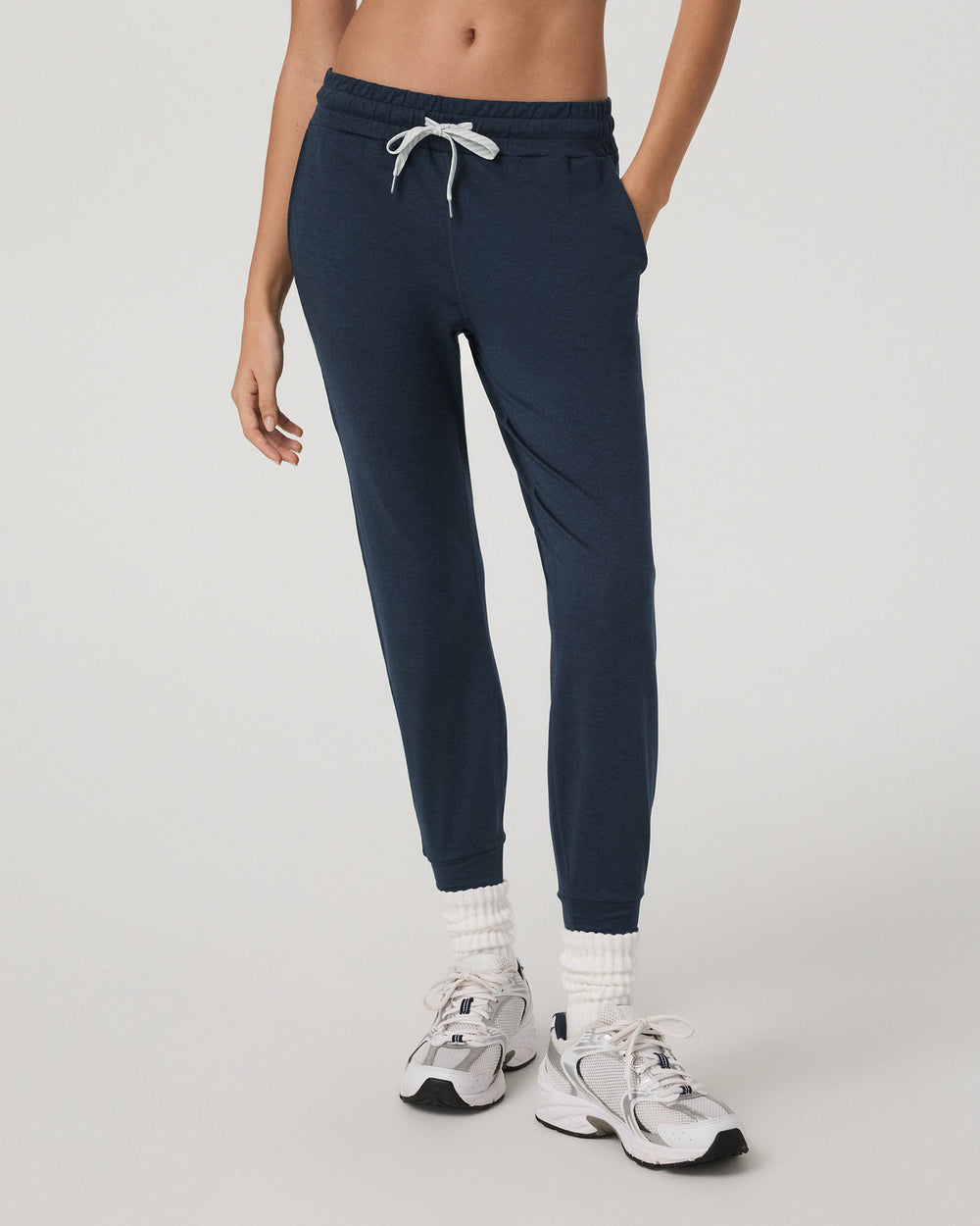 Performance Jogger Midnight Moisture-Wicking Joggers | Vuori online