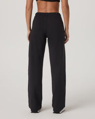 Women's Halo Modern Strght Leg Pant - Short Solid Black | Vuori online
