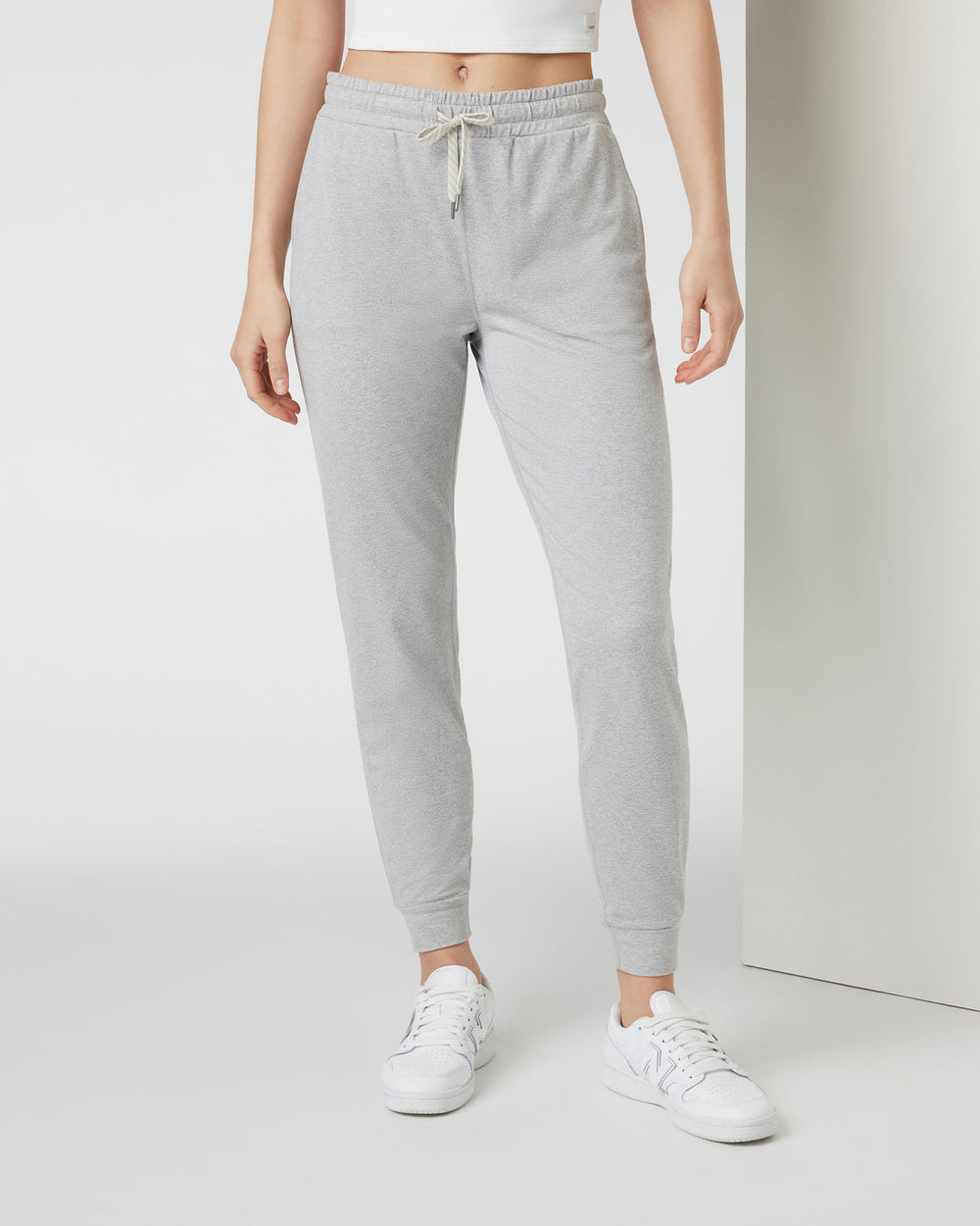 Performance Jogger - Long Tall Pale Grey Joggers | Vuori online