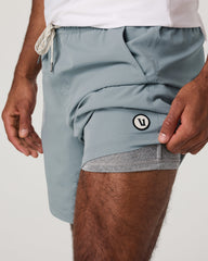 Kore Short Lined 7" Light Cloud | Vuori discount