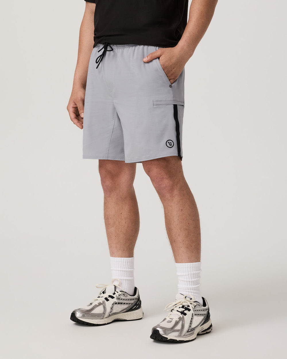 Elevate Kore Utility Short Lined 7" Men's Sea Fog Shorts | Vuori online