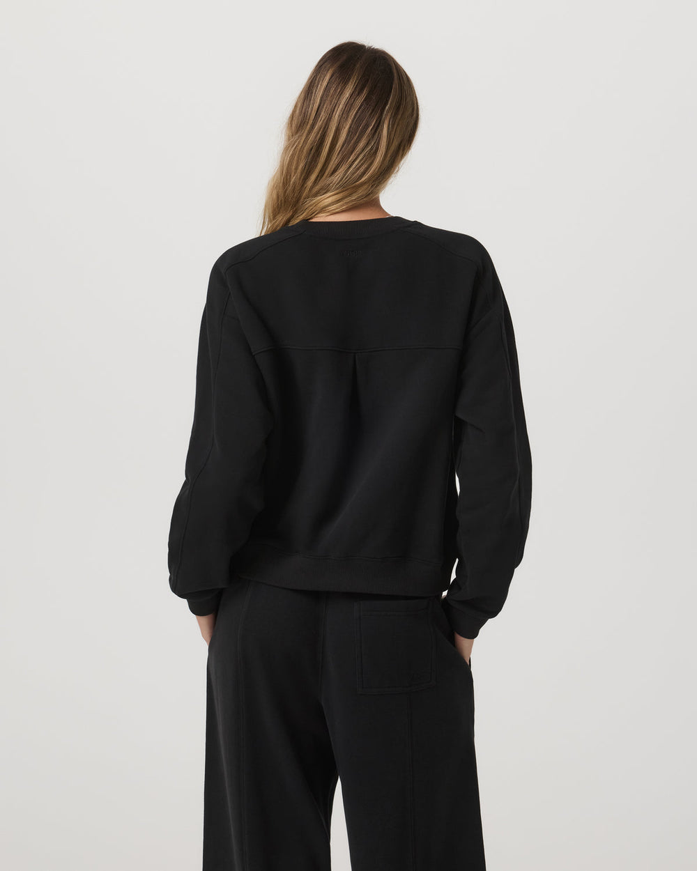 Sedona Seams Crew Women's Black Fleece Sweatshirt | Vuori outlet