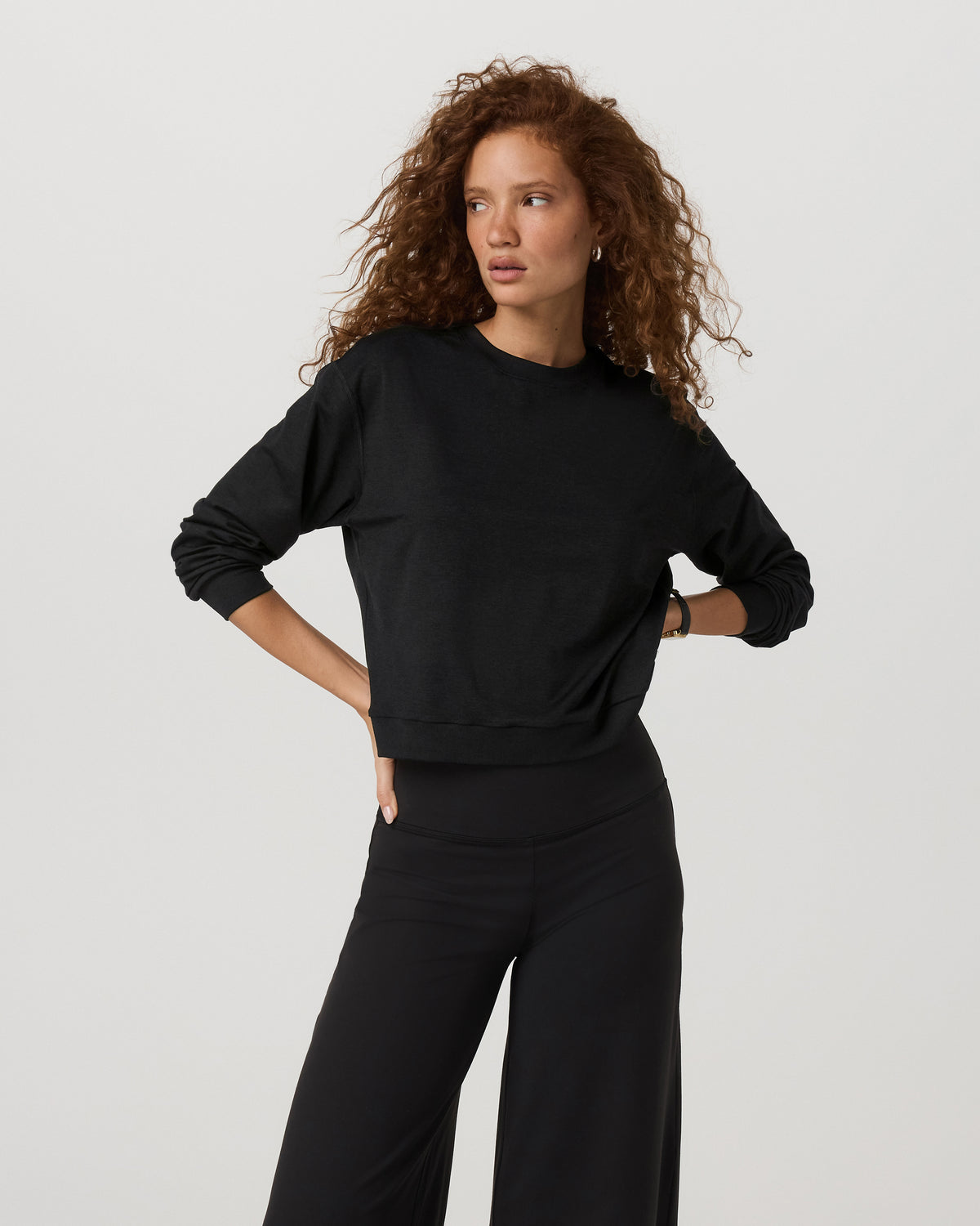 Halo Modern Crew Women's Black Heather Sweatshirt | Vuori sale
