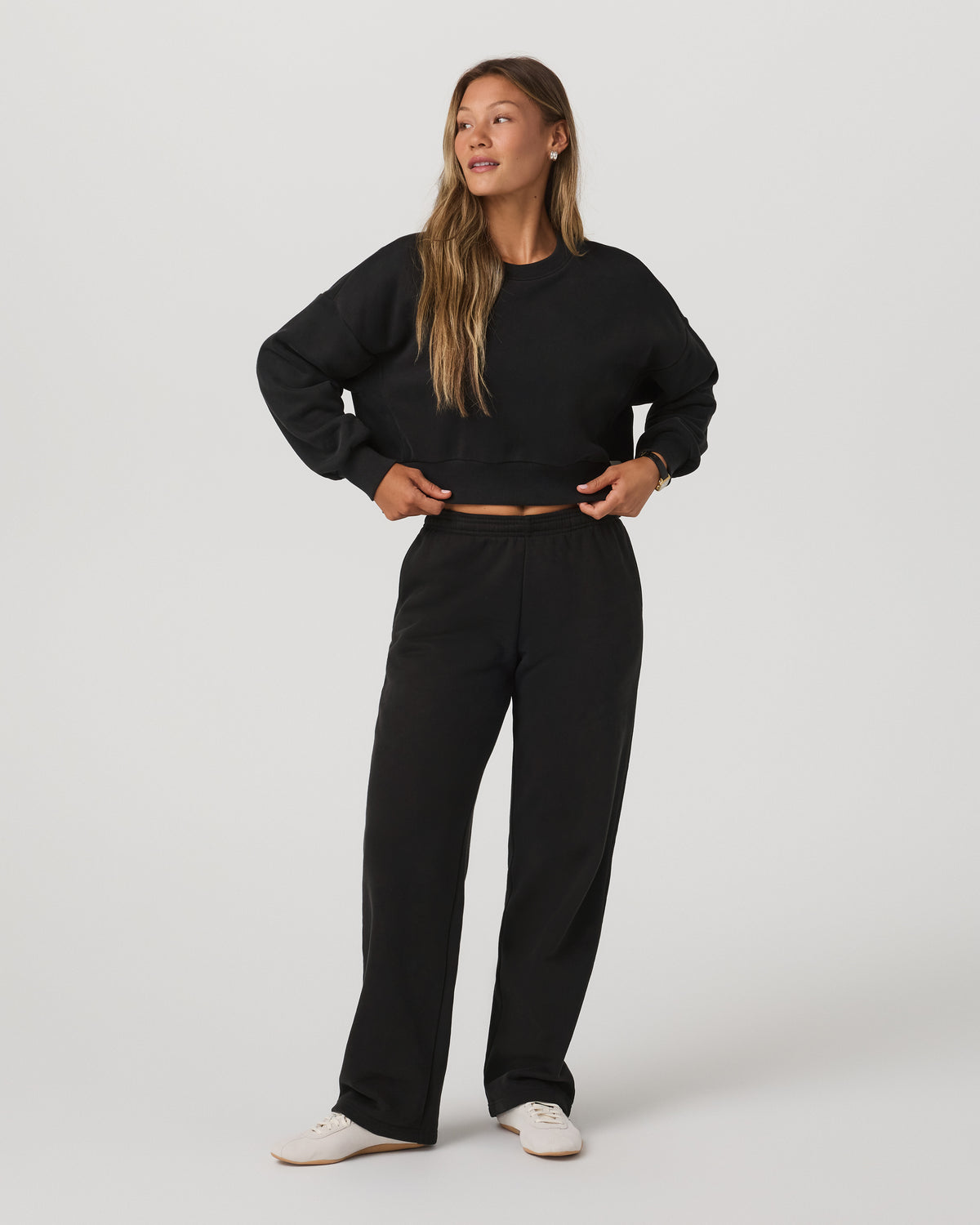 Restore Mini Crew Women's Washed Black Crewneck | Vuori outlet
