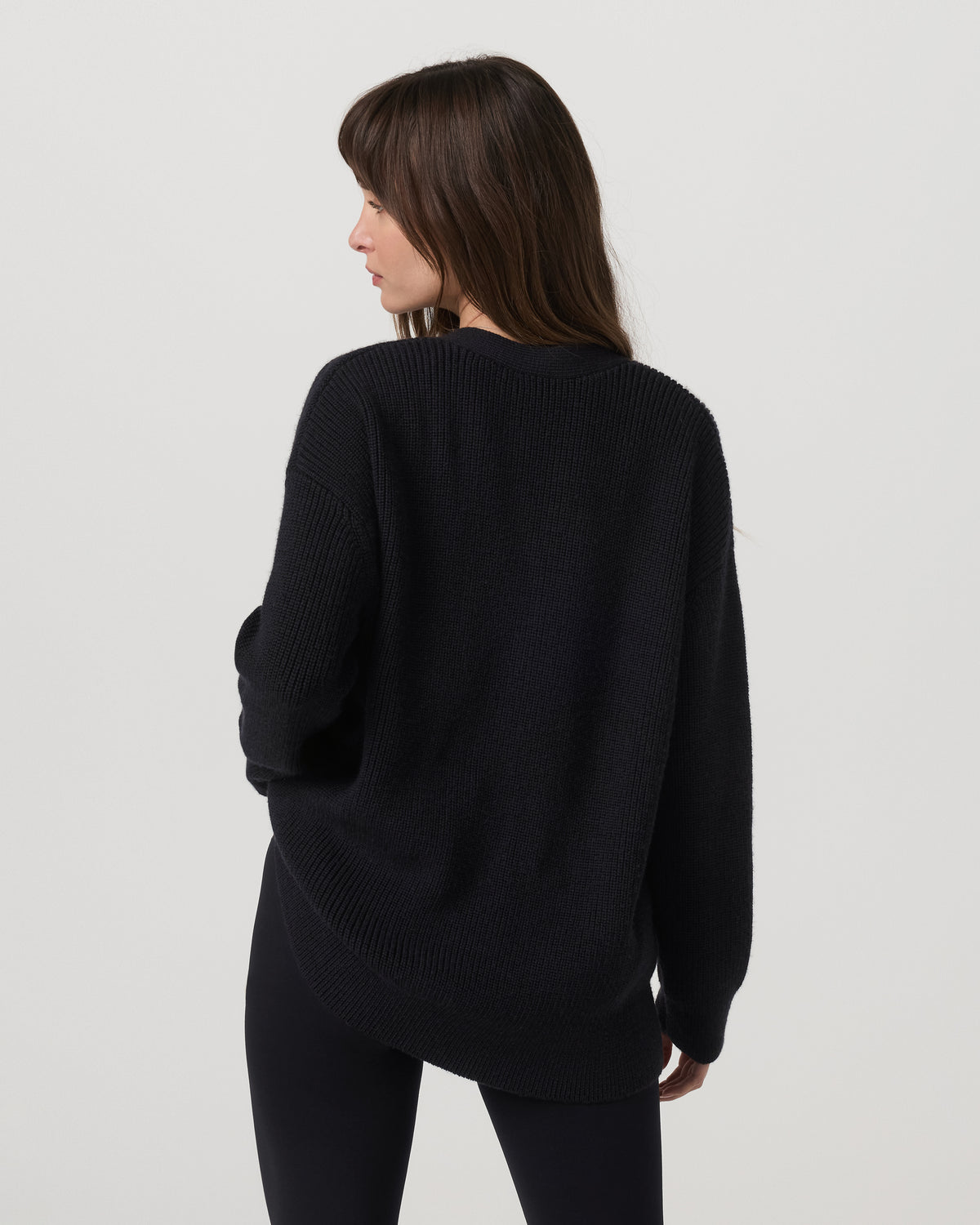 Alps Boyfriend Cardigan Women's Black Knit Sweater | Vuori online