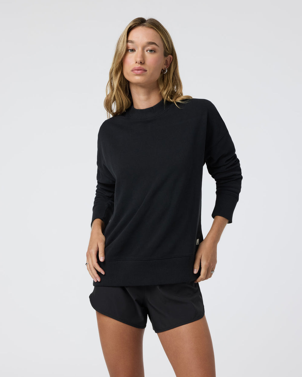 Sedona Weekender Crew Women's Black Pullover | Vuori online