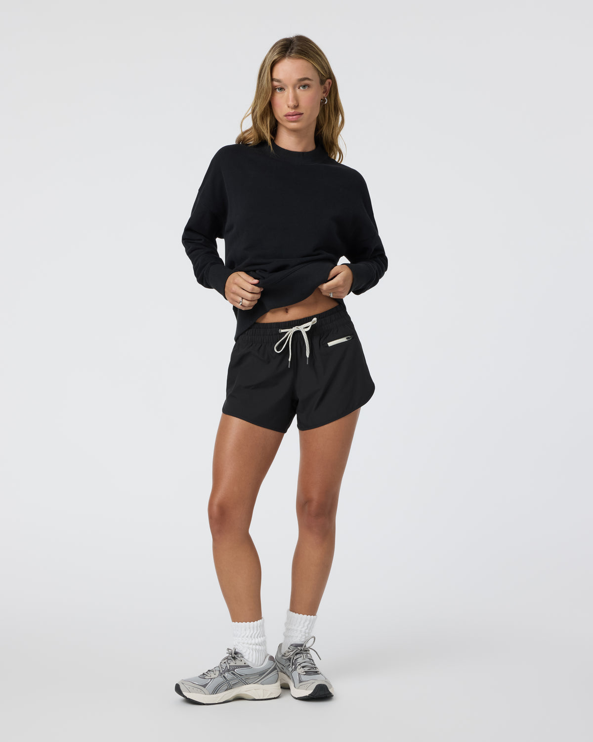 Sedona Weekender Crew Women's Black Pullover | Vuori online
