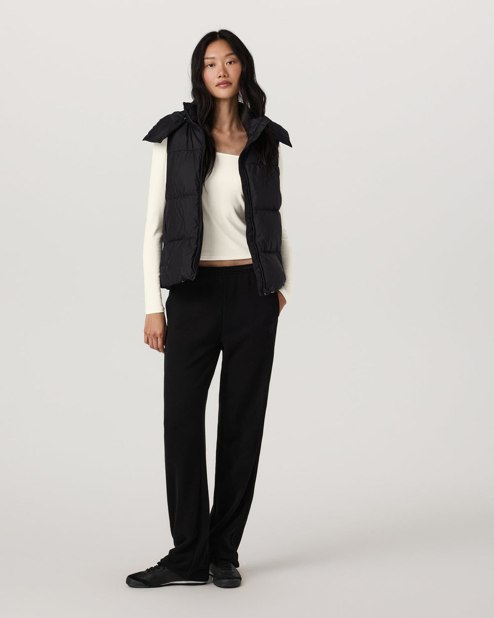 Alta Down Vest Women's Black Sleeveless Vest | Vuori onsale