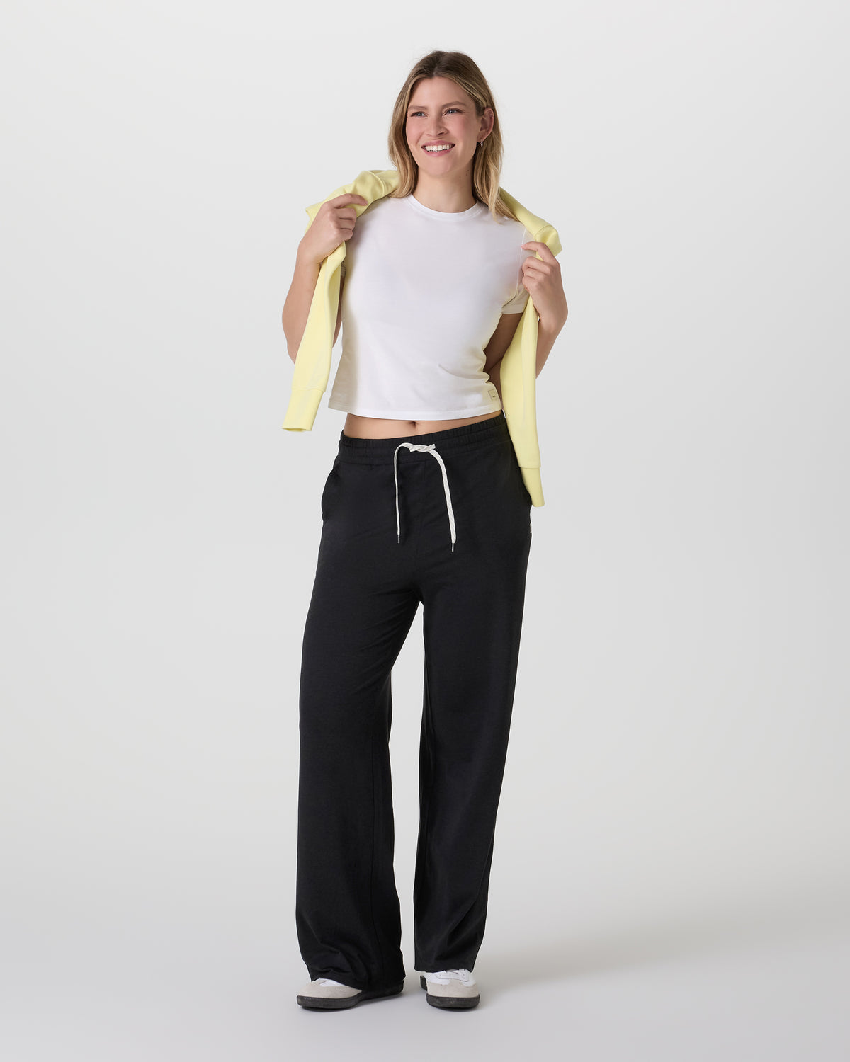 Halo Essential Wideleg Black Heather Pants | Vuori online