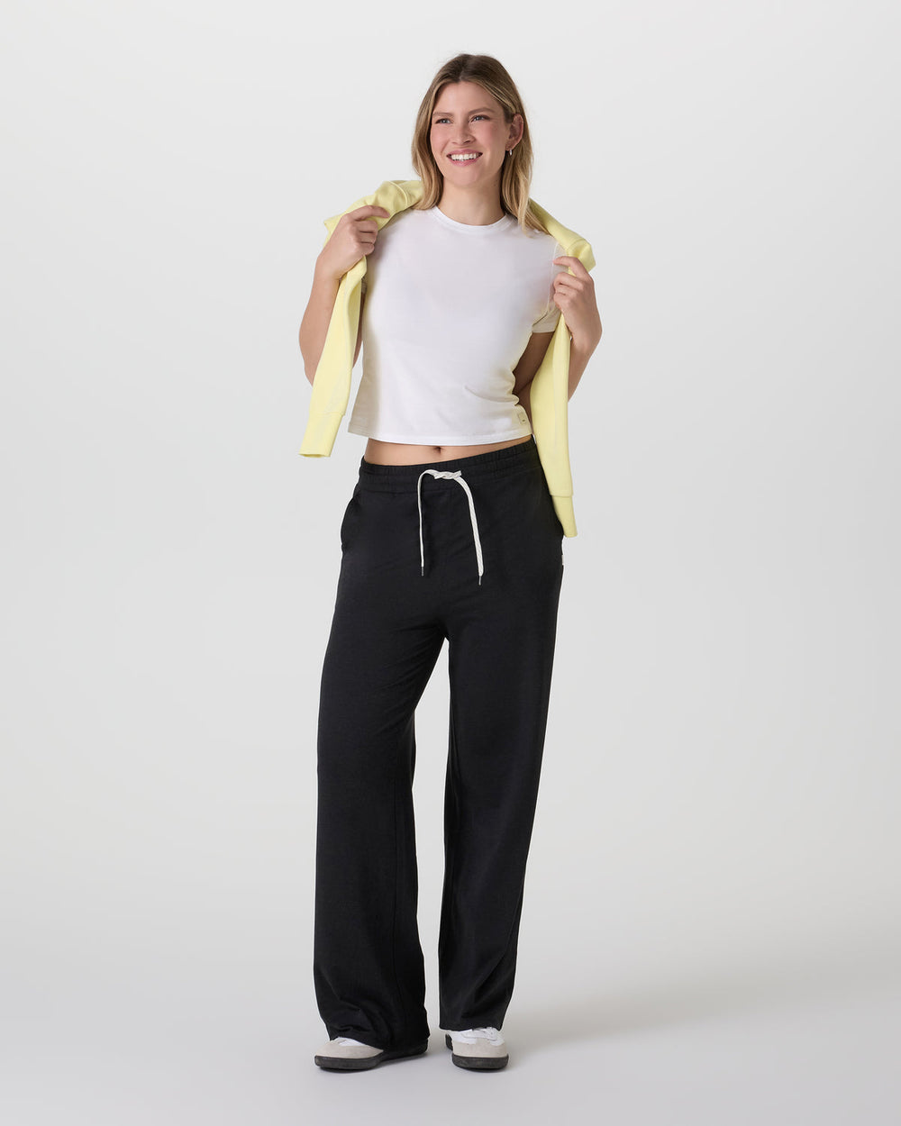 Halo Essential Wideleg Black Heather Pants | Vuori online