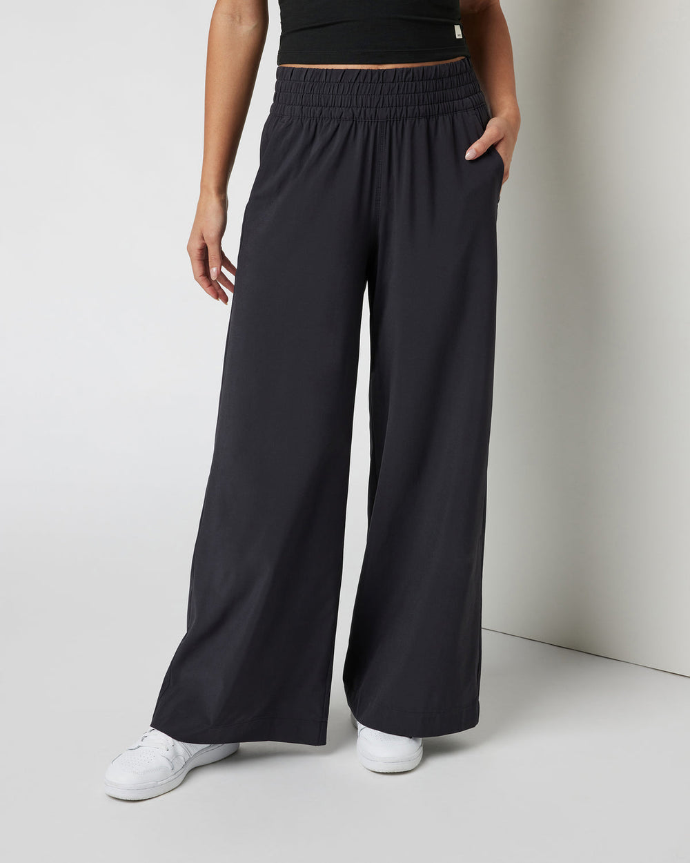 Villa Wideleg - Short Black Wide Leg Pants | Vuori discount