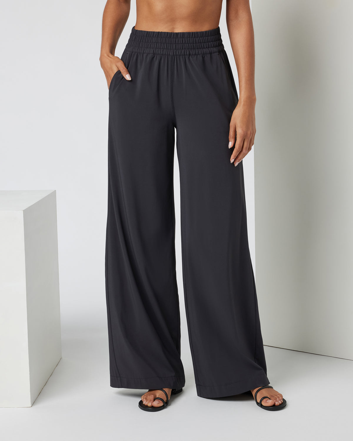 Villa Wideleg - Long Black Tall Wide Leg Pants | Vuori online