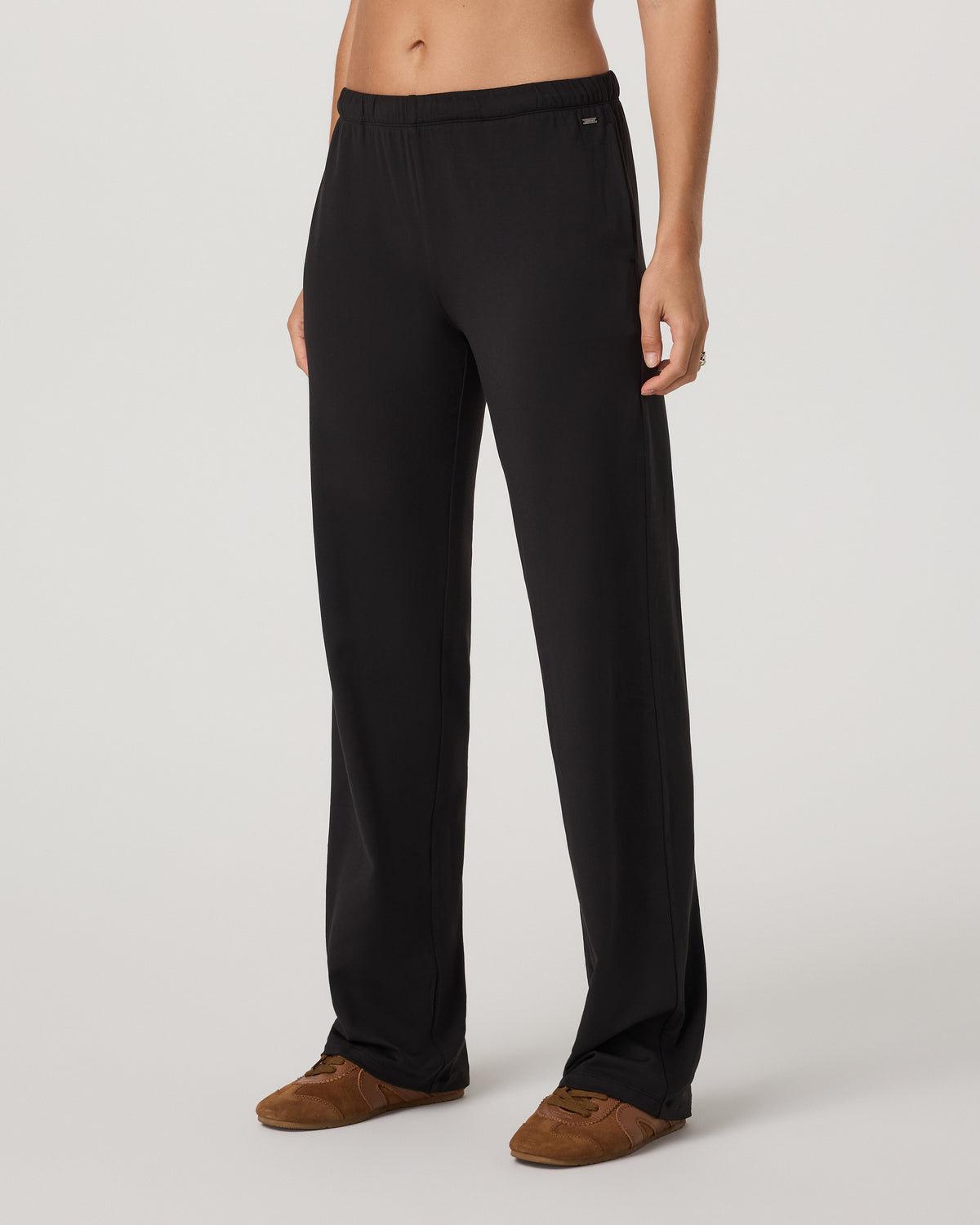 Halo Straight Leg - Long Women's Solid Black Pants | Vuori discount