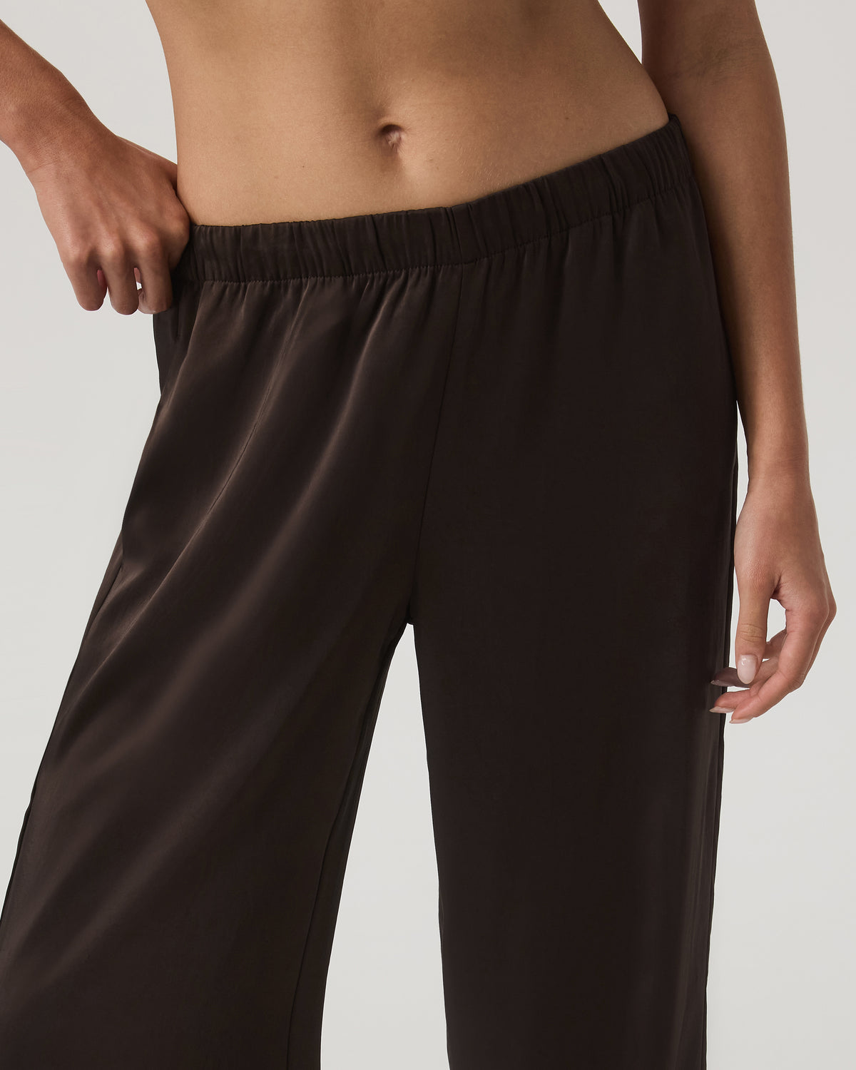 Nova Satin Wideleg Pant Women's Dark Java Pants | Vuori onsale