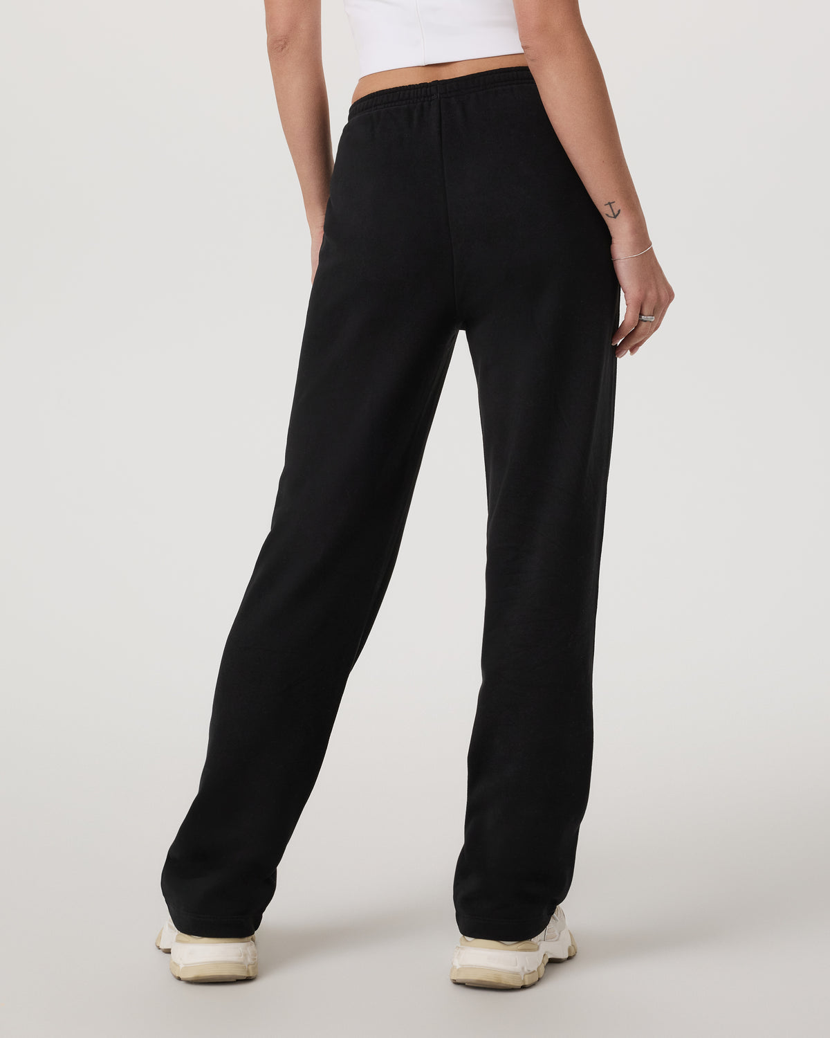 Sedona Straight Leg Sweatpant - Long Women's Black Pant | Vuori online