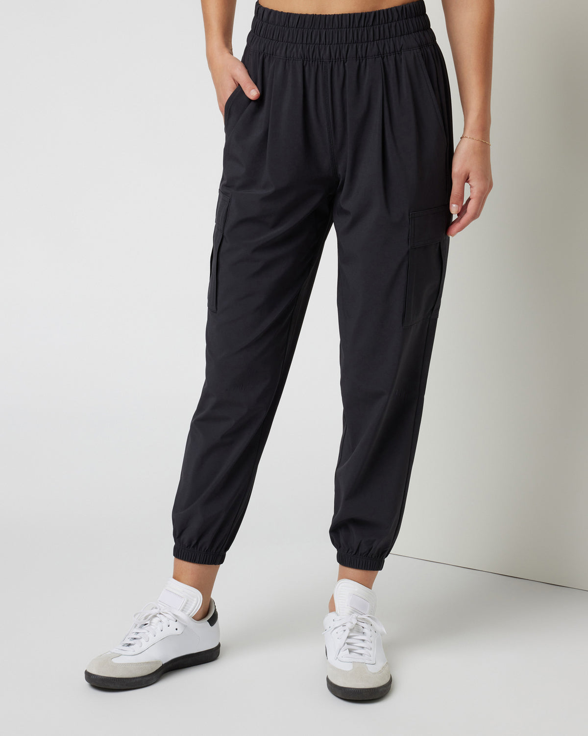 Villa Cargo Jogger Women's Black Cargo Jogger Pants | Vuori outlet