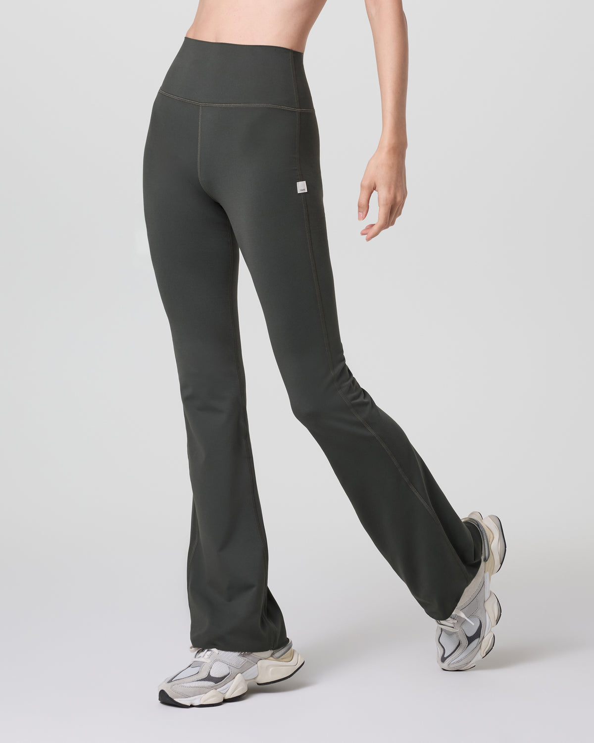 Halo Slim Flare Pant Women's Kale Pants | Vuori shop