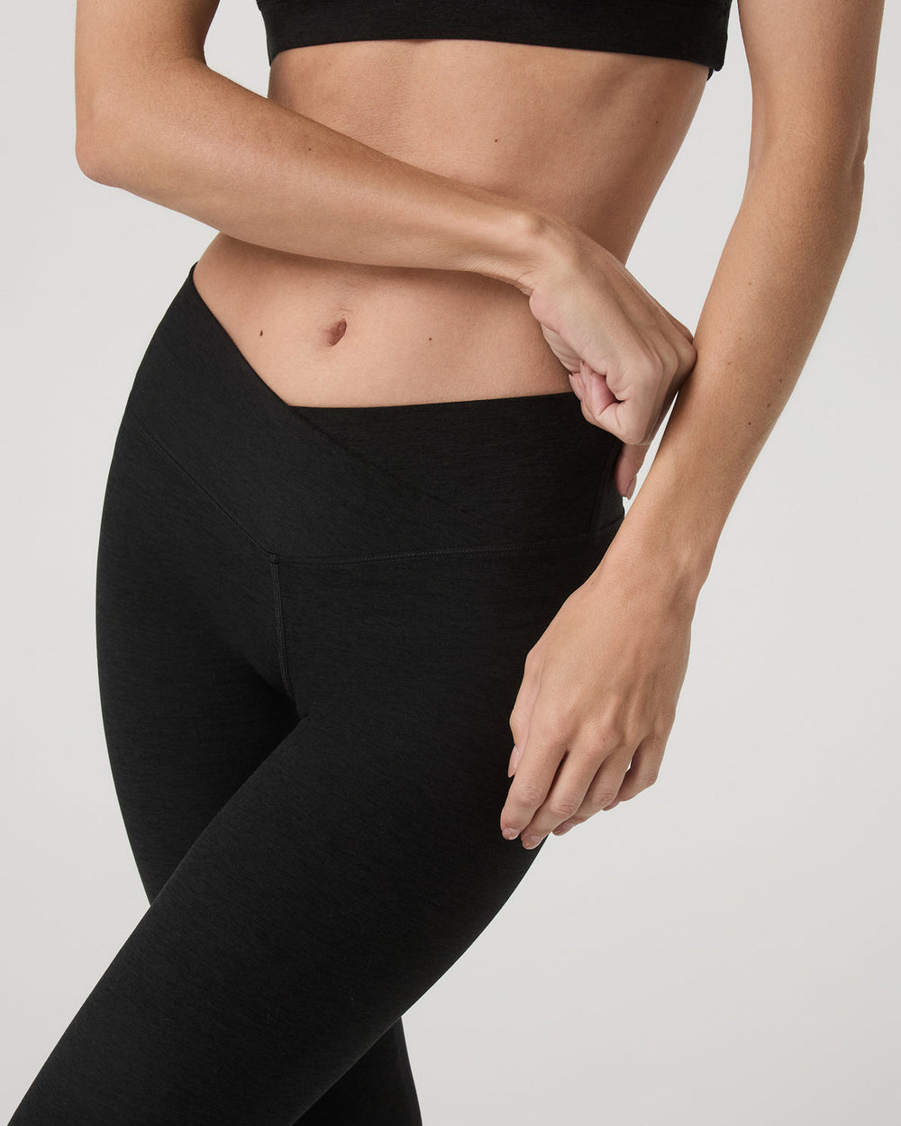 Elevation Rhythm Flare Black Heather | Vuori online