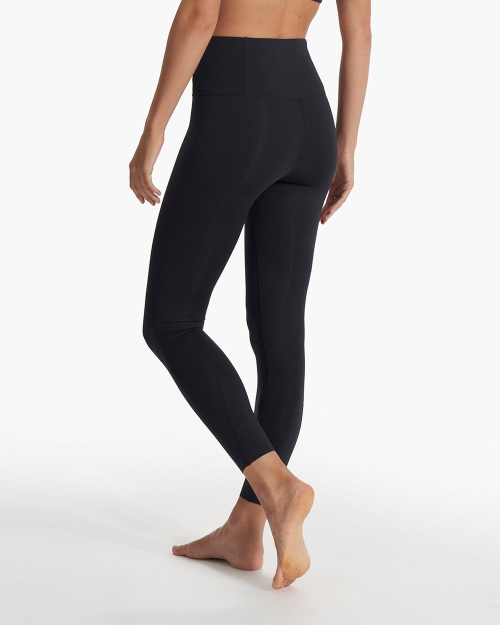 Evolve Legging Smooth Black 7/8 Leggings | Vuori for sale