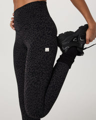 Vuori AllTheForm™ Legging Black Blurred Torrent Legging | Vuori sale