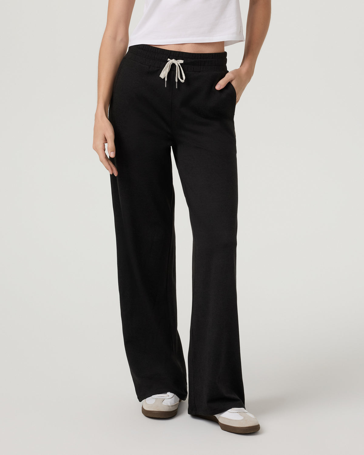 Halo Essential Wideleg - Short Black Heather | Vuori onsale