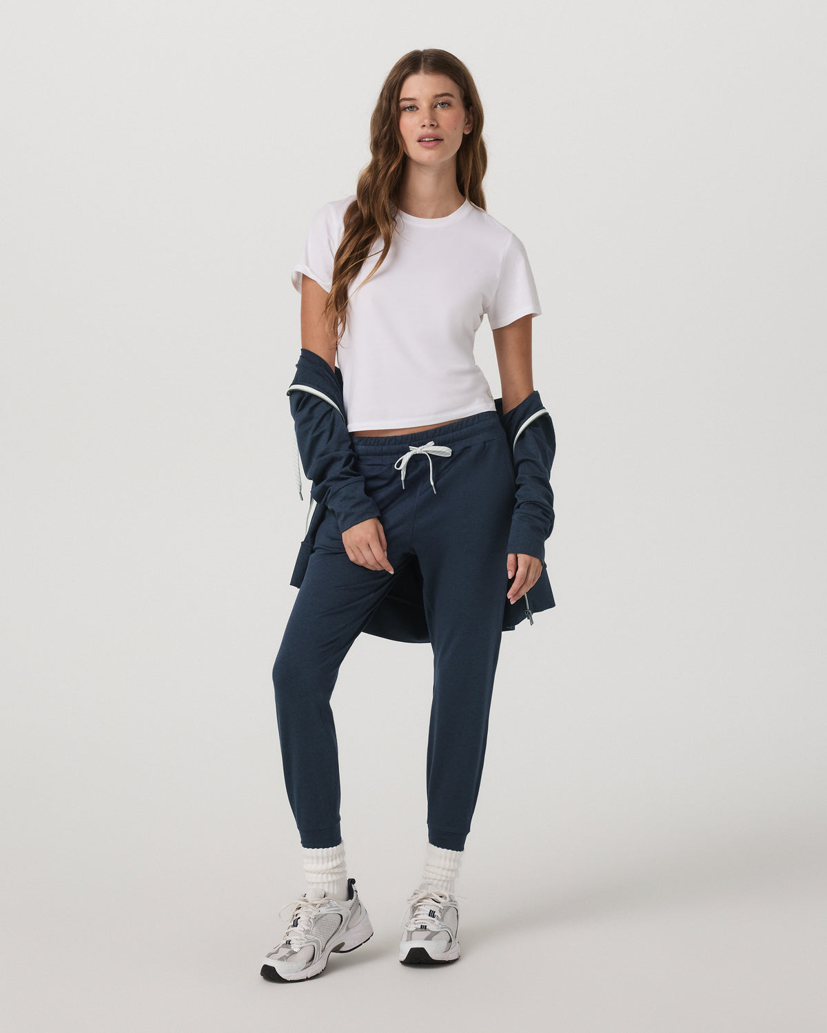 Performance Jogger Midnight Moisture-Wicking Joggers | Vuori online