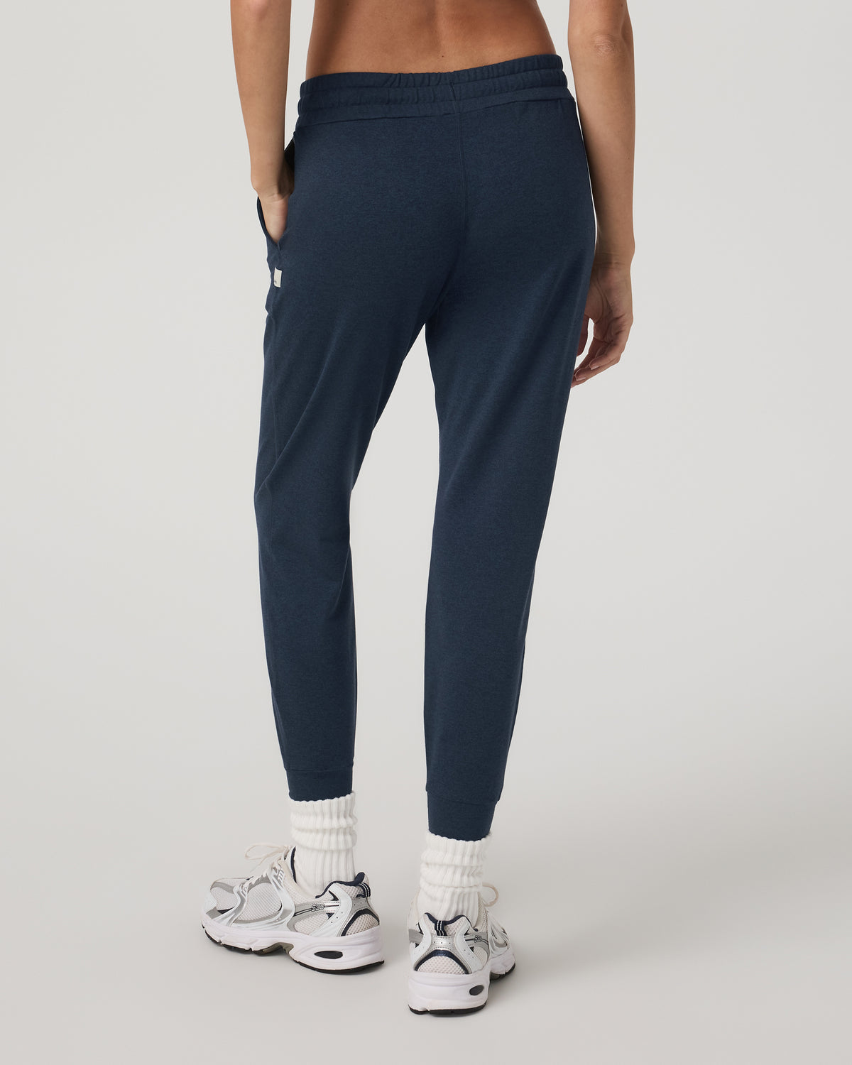 Performance Jogger Midnight Moisture-Wicking Joggers | Vuori online