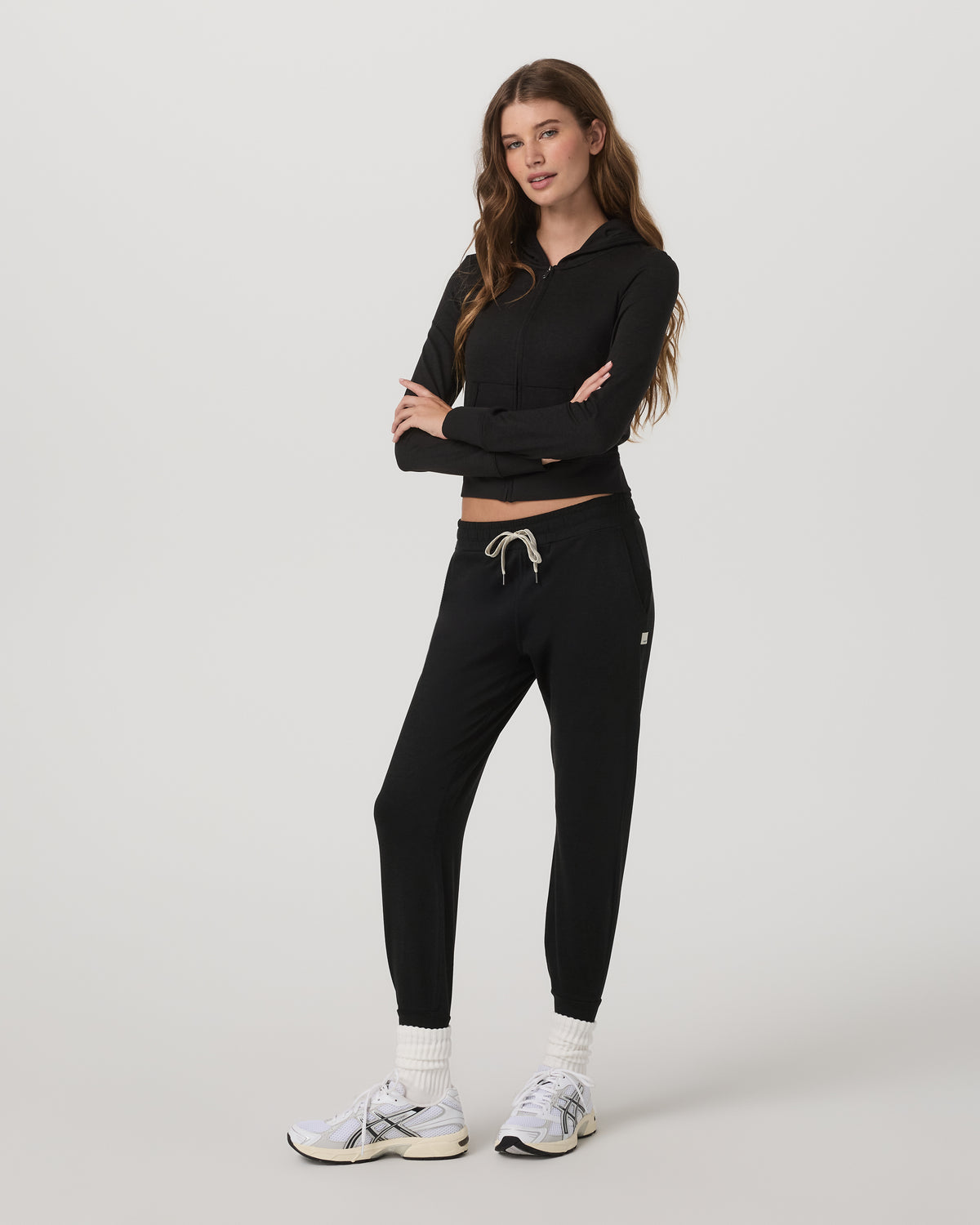 Performance Jogger - Long Black Heather Long Joggers | Vuori outlet