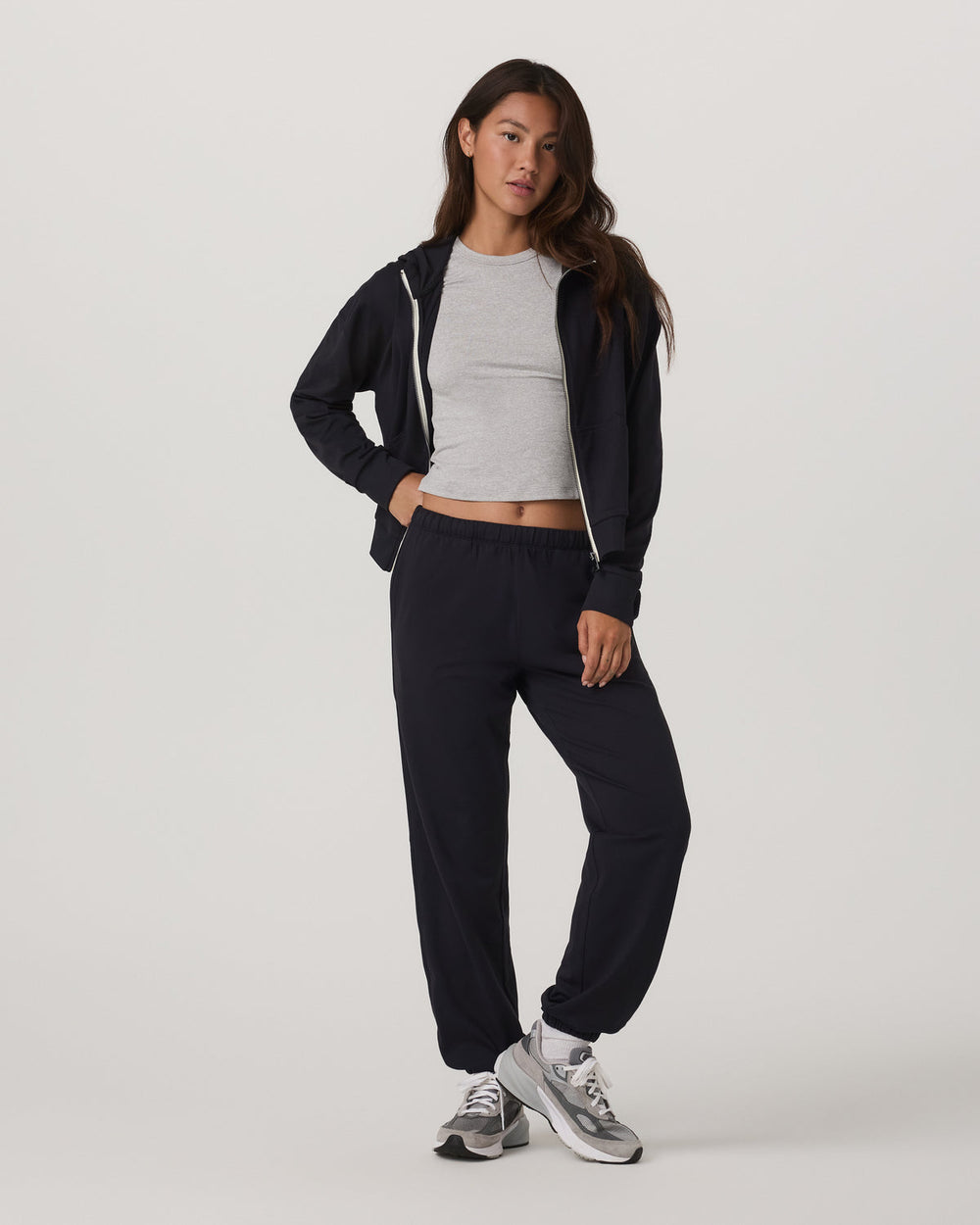 Halo Modern Sweatpant Women's Solid Black Pants | Vuori discount