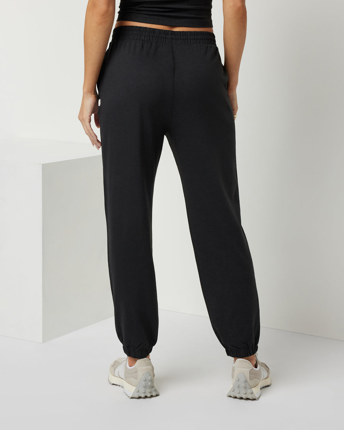 Boyfriend Sweatpant Women's Black Sweatpants | Vuori onsale