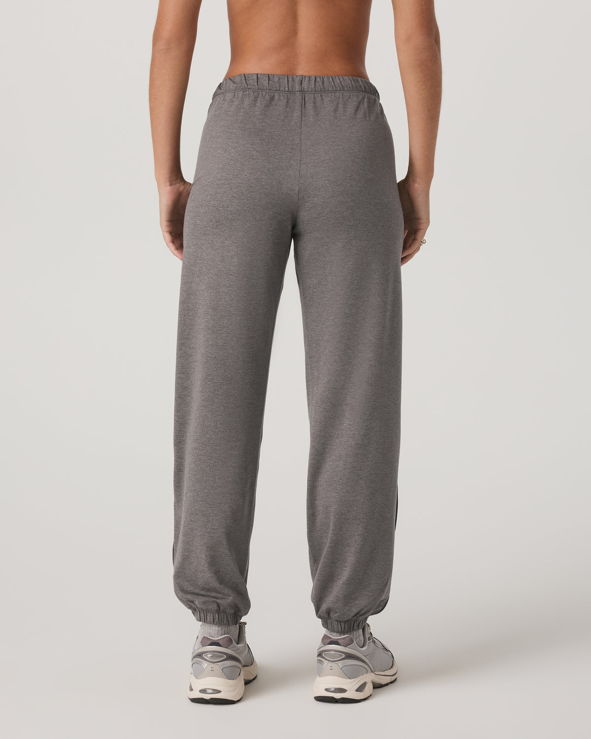 Halo Modern Sweatpant Women's Chia Heather Pants | Vuori onsale
