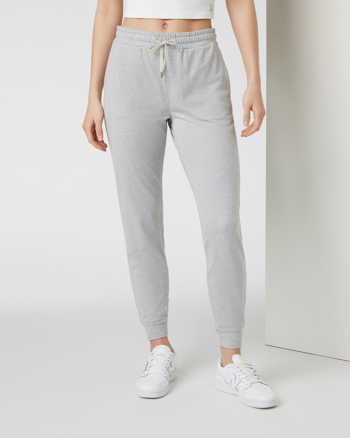 Performance Jogger - Long Tall Pale Grey Joggers | Vuori online