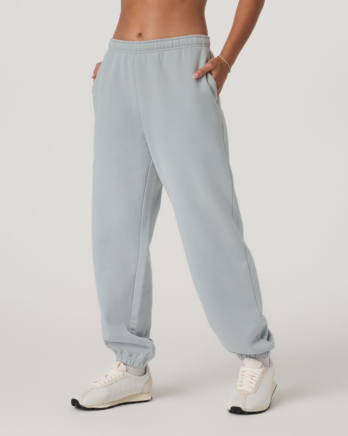 Restore Classic Sweatpant Women's Blue Haze Pants | Vuori shop