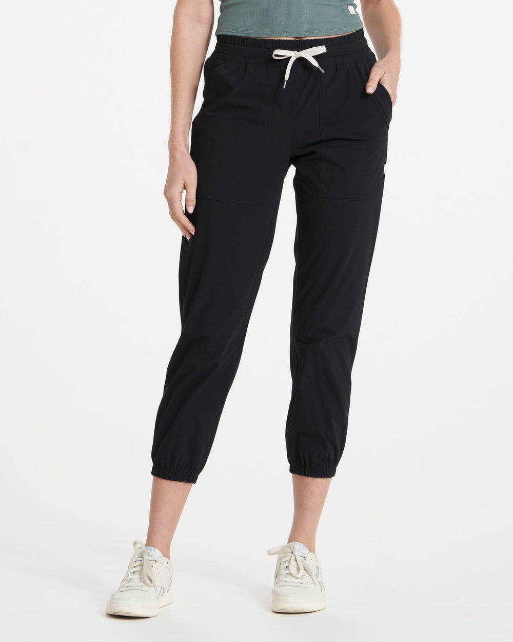 Miles Jogger Women's Lightweight Black Pants | Vuori shop