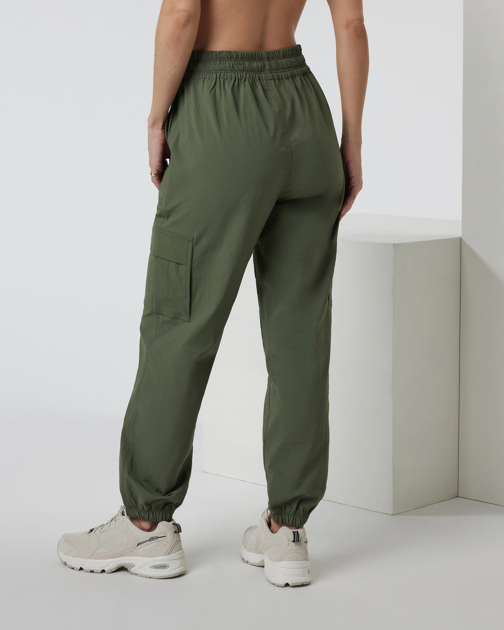 Birch Jogger Women's Army Utility Joggers | Vuori shop