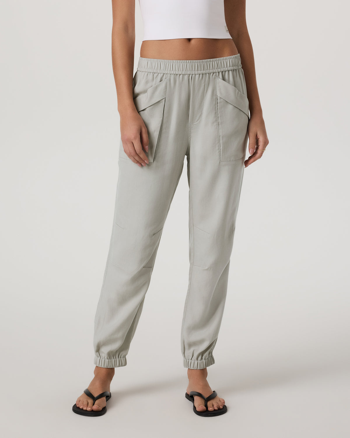 Trestles Twill Jogger Talc | Vuori sale