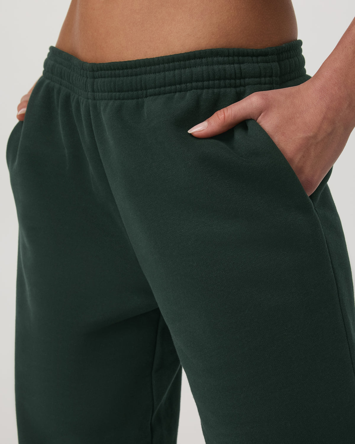 Restore Straight Leg Sweatpant Women's Evergreen Pants | Vuori outlet