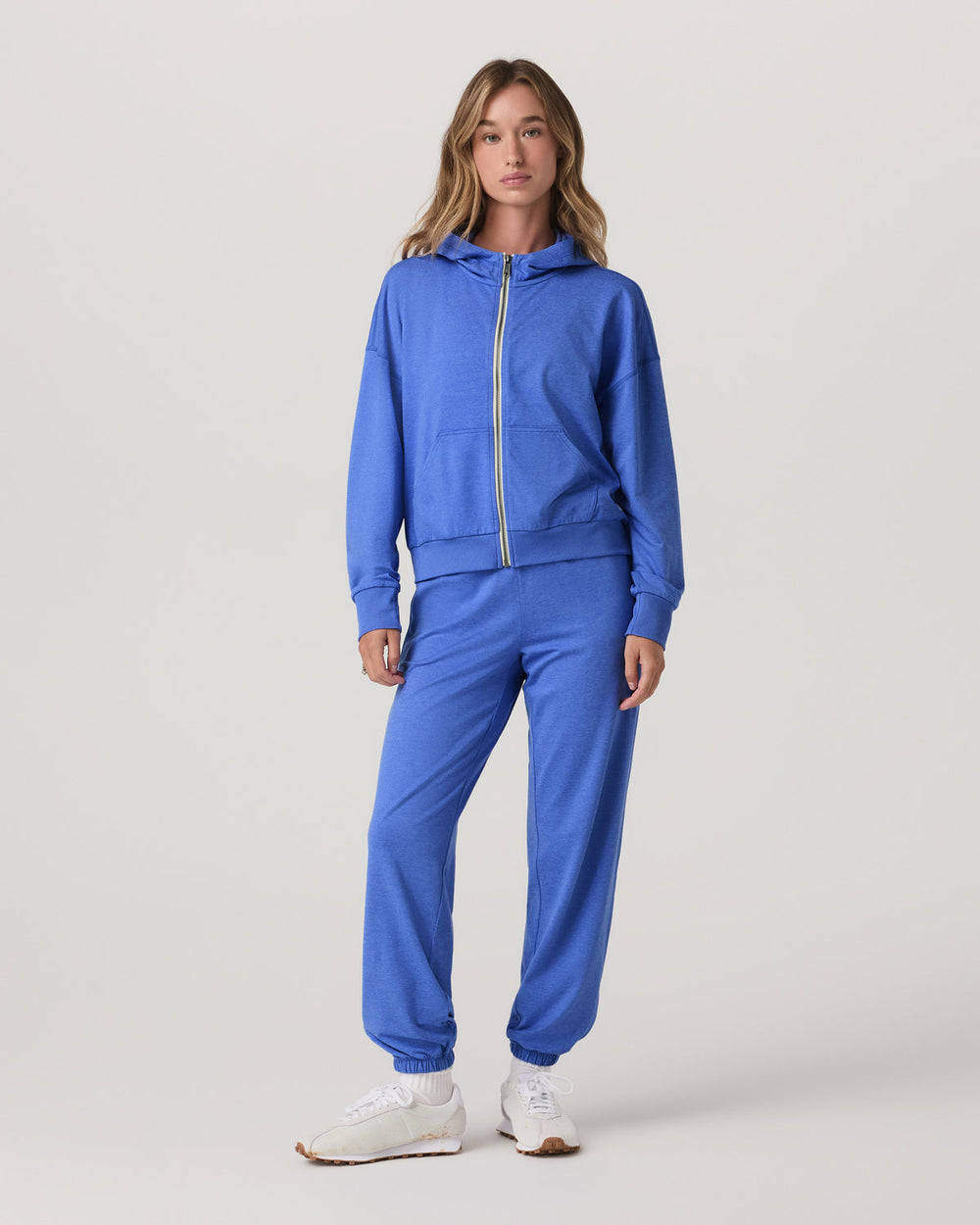 Halo Modern Sweatpant Women's Bright Iris Heather Pants | Vuori shop