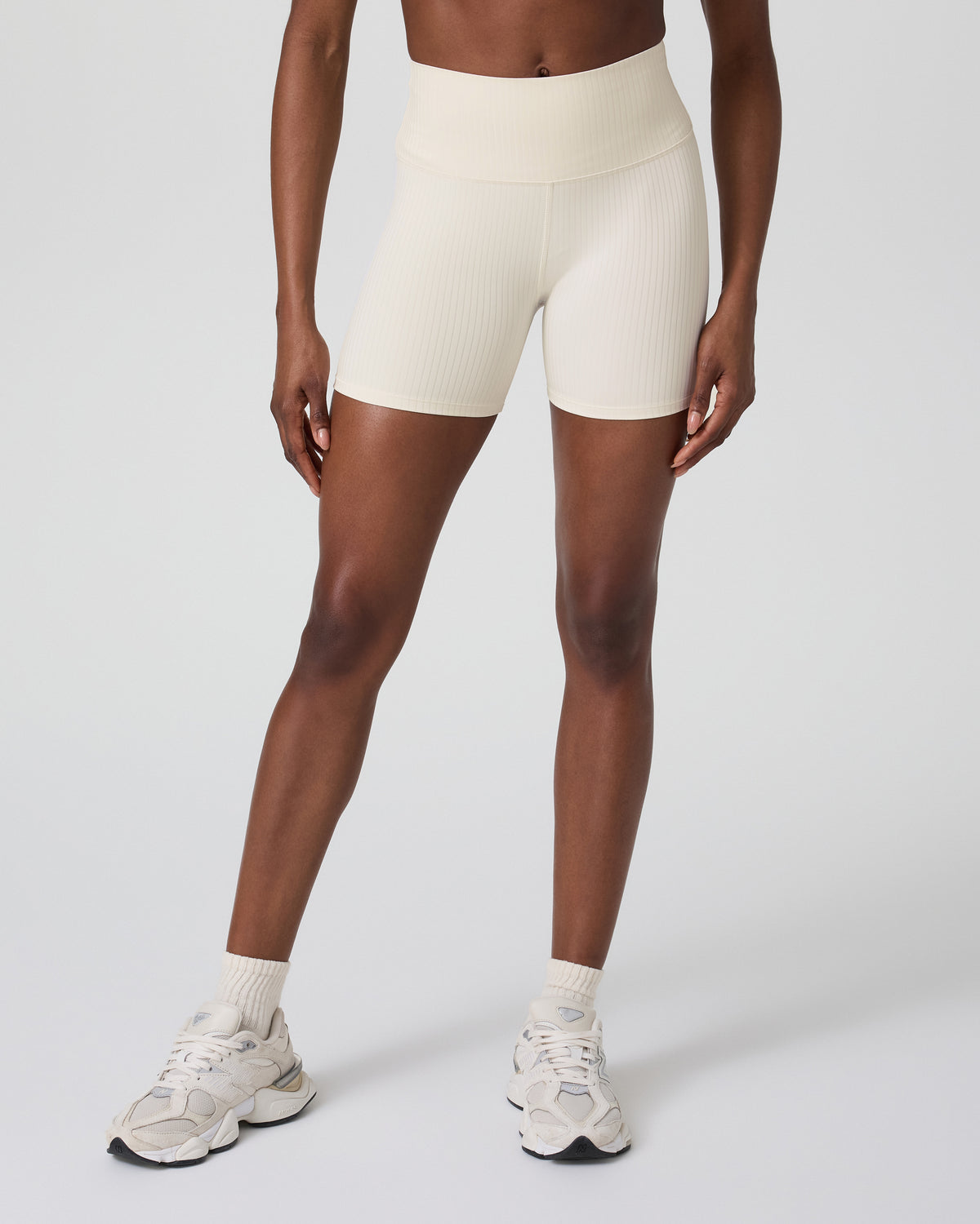 Inversion Rib Short Marshmallow | Vuori online