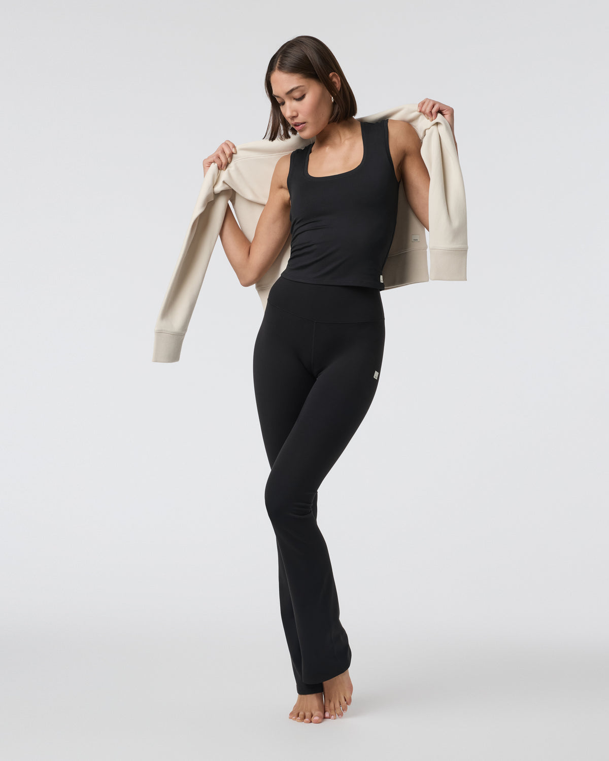 Halo Essential Scoop Tank Solid Black | Vuori online