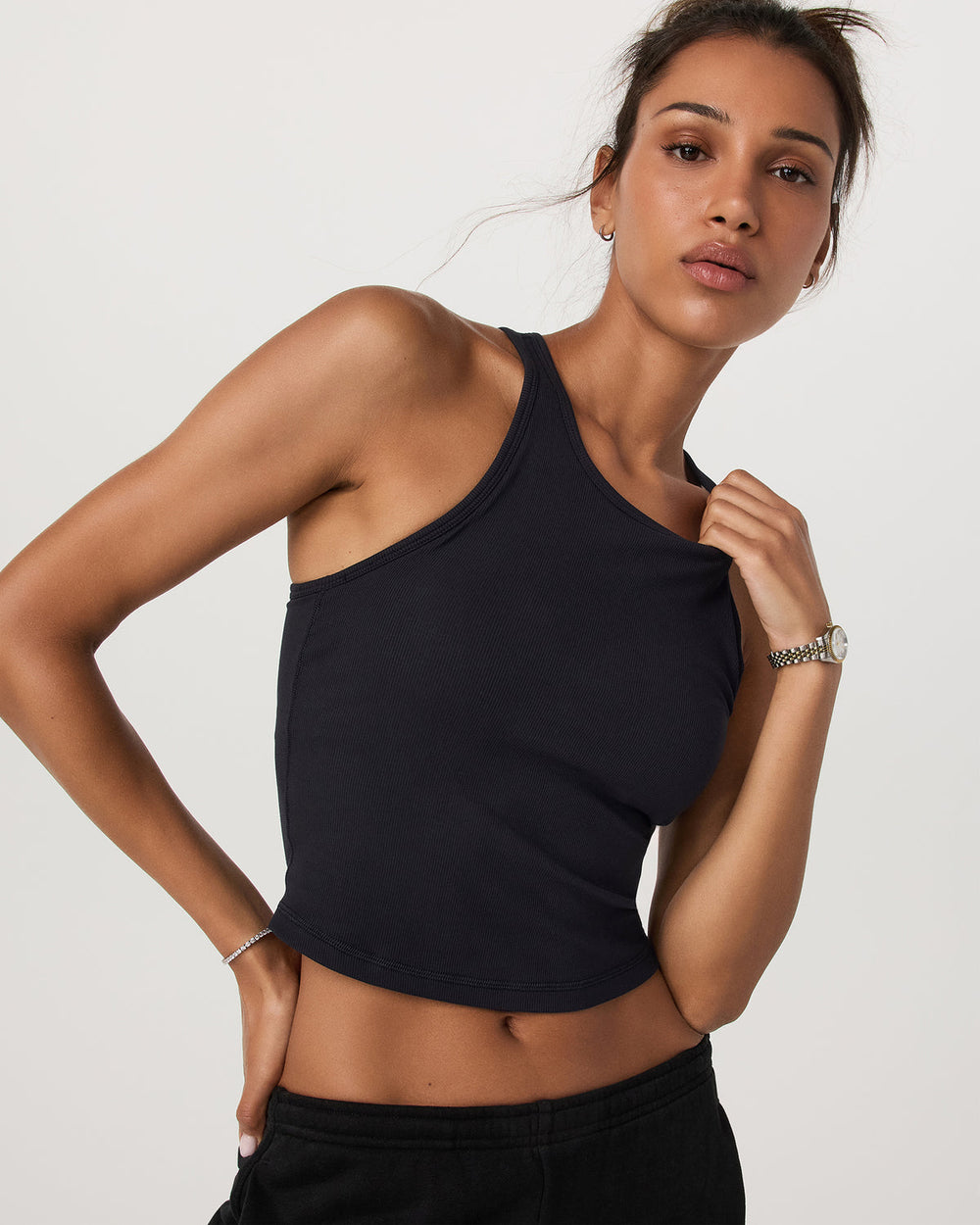 Pose Plyo Tank Black Crop Tank Top with Built in Bra | Vuori shop