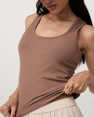 Pose Layering Tank Women's Nutmeg Tank Top | Vuori shop