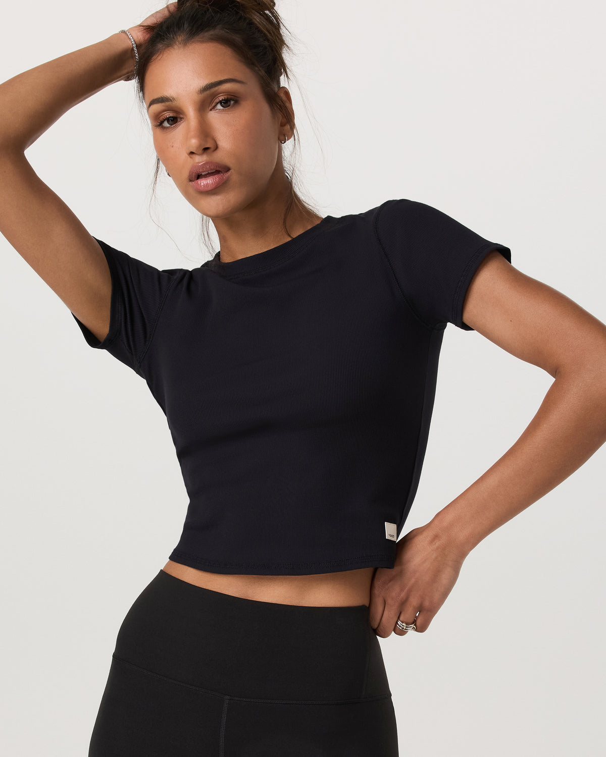 Pose Fitted Tee Women's Black Fitted Shirt | Vuori shop