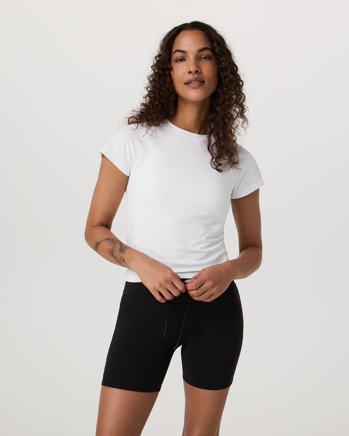 Short Sleeve Seamless Surge Tee White | Vuori onsale