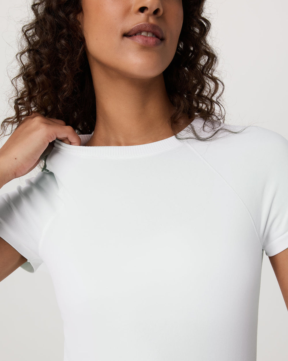 Short Sleeve Seamless Surge Tee White | Vuori onsale