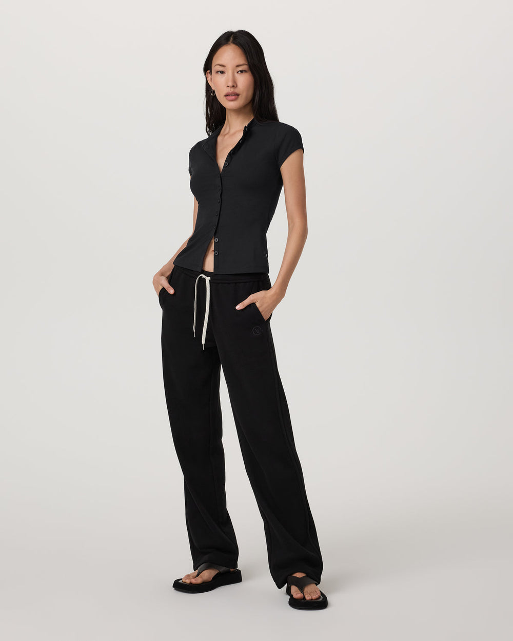 Short Sleeve Pose Button Up Women's Black Crewneck| Vuori | Vuori shop