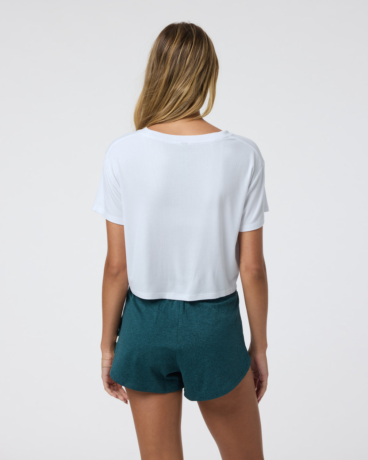 Short Sleeve Cove V Neck Tee White | Vuori onsale