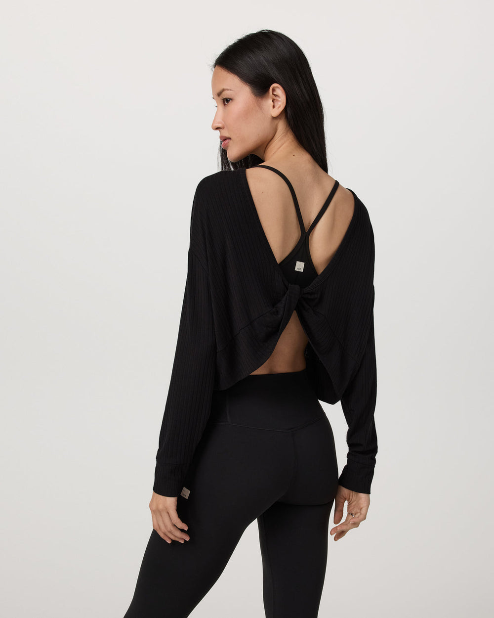 Long Sleeve Twist Top Women's Black Twist Top | Vuori shop